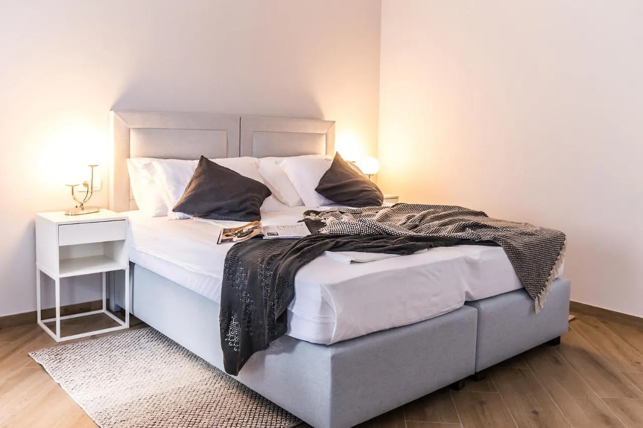 Dolac Apartments